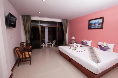 room detail thumbnail 0