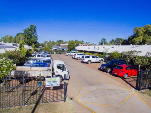 Exterior view, Beagle Hotel in Katherine
