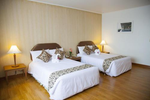 Thumrin Thana Hotel Room Type - Superior Room Twin Bed