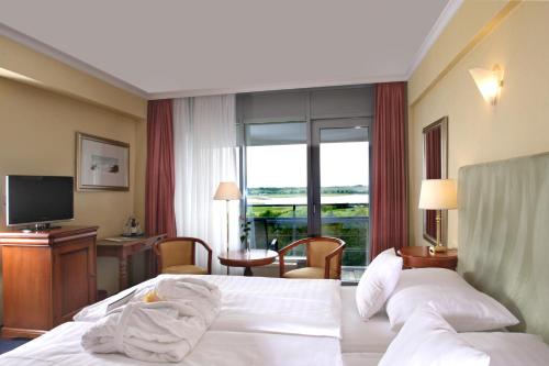 Cliff Hotel Rügen - image 5
