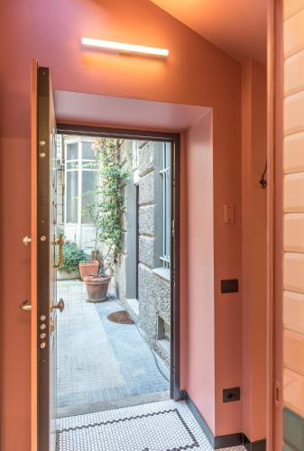 monocase milano - image 11