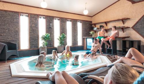 สระว่ายน้ำ, Kronocamping Lidkoping in ลีดเชอพิงก์