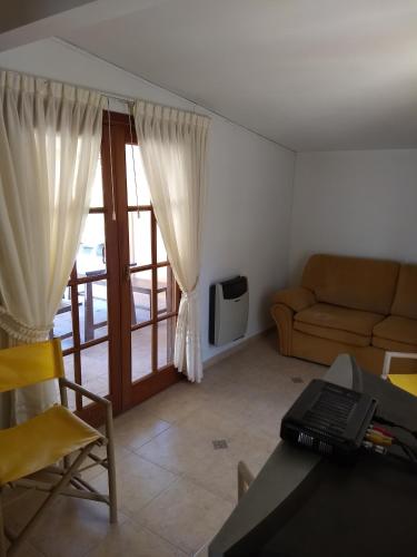 Alquilo casa en Villa Los Aromos