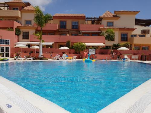 Terrazas del Duque 2, terrace, sea view, only 300 m to beach, heated pool, wifi internet, dishwasher, washing machine 5