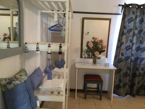 Aurelia Lodge - Apartment with Terrace - Tap to explore photos
