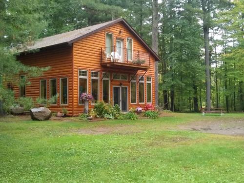 Bed and breakfast suite at the Wooded Retreat - Accommodation - Pine City