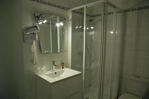 Hotel De France photo 19