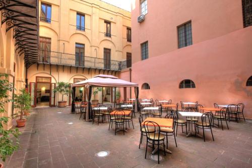 Restaurant, Hostel Marina in Cagliari