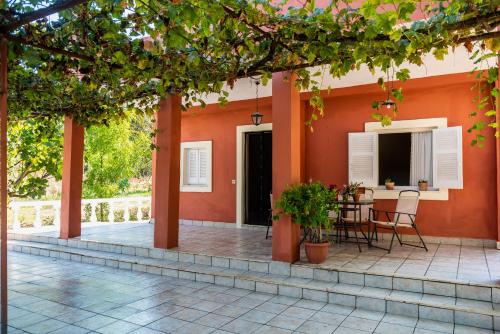  GEORGE'S HOUSE in 49100 Áfra