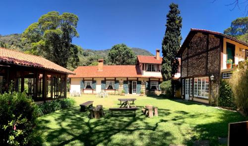 Zunanjost, Fachoalto Budget in Fazenda Inglesa