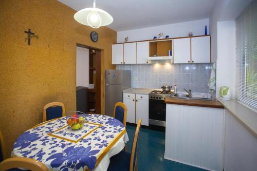 Apartment Podgora 12816a