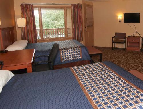 Hollow Inn and Motel - image 2