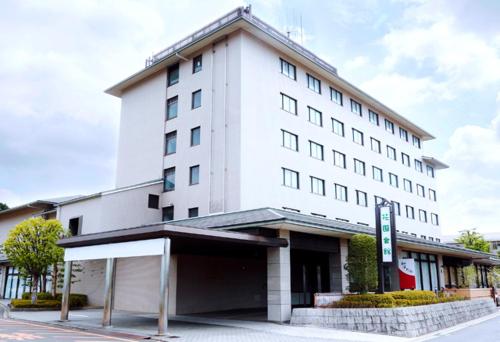 Hanazono Kaikan Stop at Hanazono Kaikan to discover the wonders of Kyoto. The property has everything you need for a comfortable stay. Daily housekeeping, wheelchair accessible, 24-hour front desk, facilities for dis