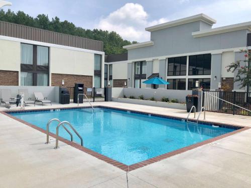 Best Western Plus Yadkin Valley Inn & Suites