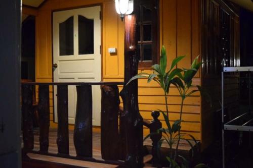 ウタイターニー Ruanmai Style Resort 1 2つ星 ホテル ロビー