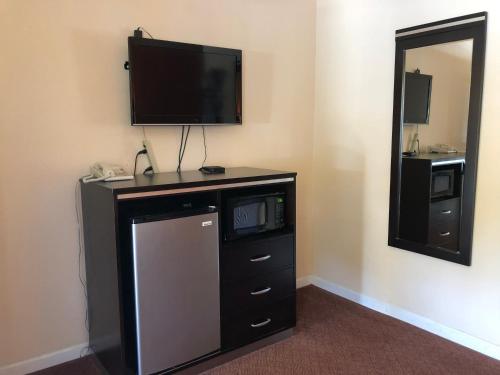 阿羅約鄉村旅館 (Arroyo Village Inn) in 大阿羅約