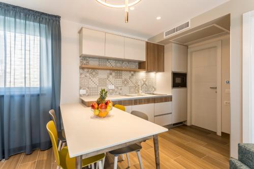 Ringo Apartments - main image