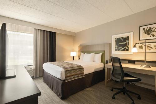 Country Inn & Suites by Radisson, La Crosse, WI