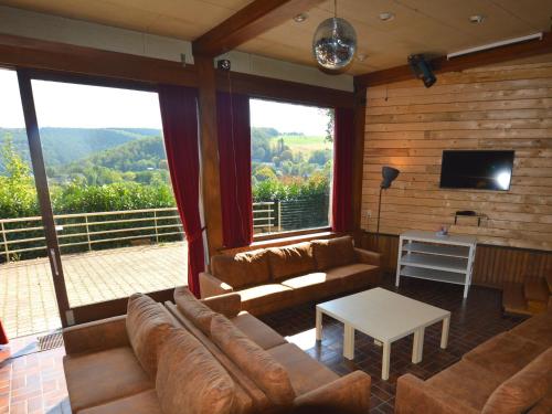 A House with pool, sauna, bubble bath, billiards gîte à louer Olne