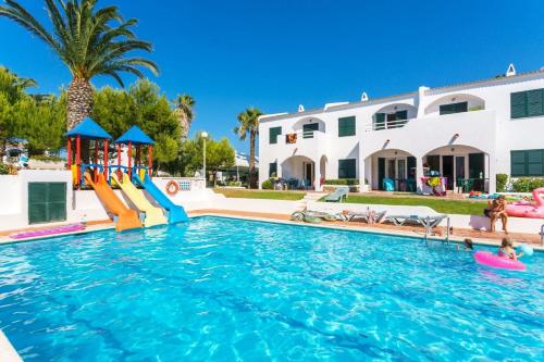 Apartamentos Playa Parc Ideally located in the Es Mercadal area, Apartamentos Playa Parc promises a relaxing and wonderful visit. The property offers guests a range of services and amenities designed to provide comfort and c