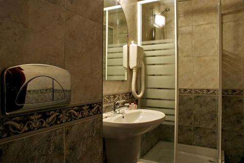 Luxor Hotel - image 4