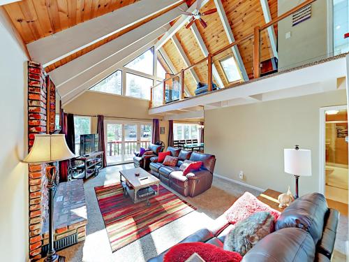 Montgomery Estates Retreat Home - image 4