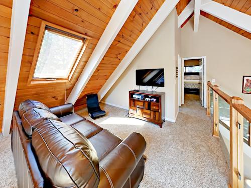 Montgomery Estates Retreat Home - image 8