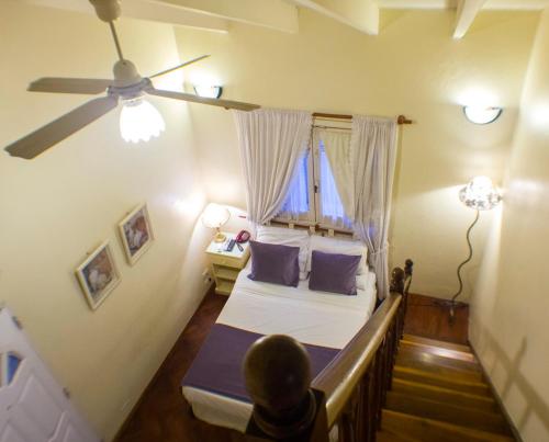 Bernie's Bed & Breakfast , A 3 KILOMETROS DEL AEROP EZEIZA, VAN ,IN-OUT, FREE EZEIZA AIRPORT near Ministro Pistarini nemzetközi repülőtér