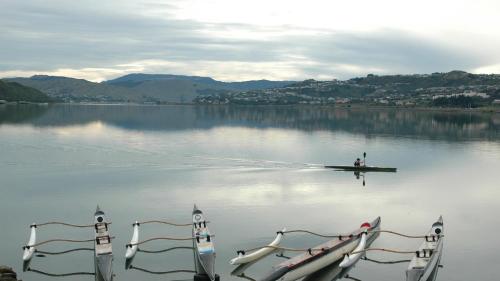 Surrounding environment, AAA Mana Motel in Mana