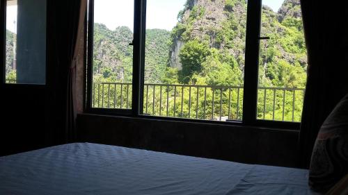 Limestone View Homestay Ideally located in the prime touristic area of Hoa Lu District, Limestone View Homestay promises a relaxing and wonderful visit. Offering a variety of facilities and services, the hotel provides all y