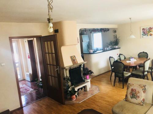 Cosy, quiet house with Vitosha view near Paradise, Sofia (foto 9)