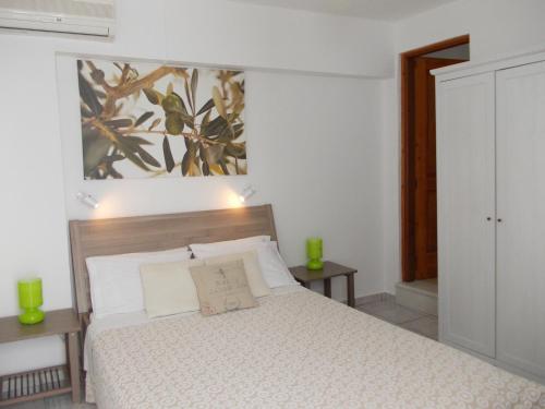 Double Room with Spa Bath image 10