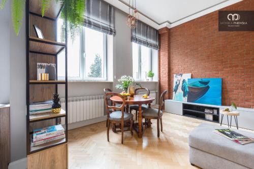 Loft Przy Placu Zbawiciela by Your Freedom 3