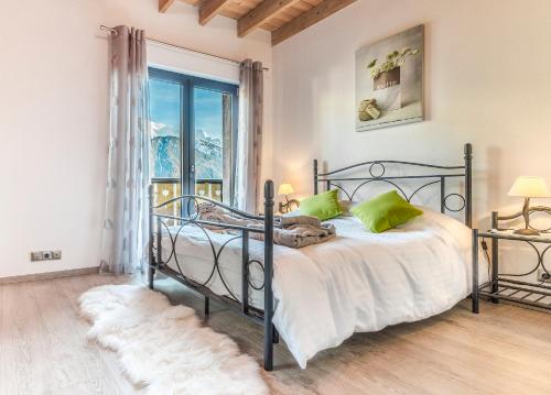 Suite with Mountain View