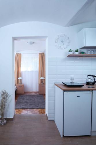 Inter Apartment Belgrade with free Parking - image 5
