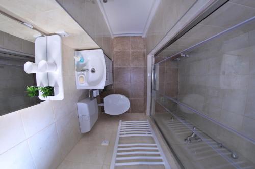 Inter Apartment Belgrade with free Parking - image 3