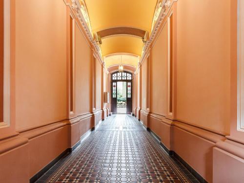 Elegant Apartments 3