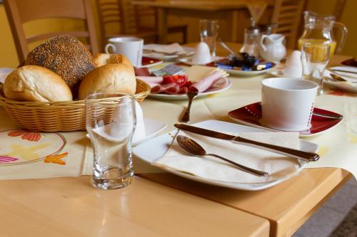 Ēdiens un dzērieni, Bistro im Ring in Quiddelbach