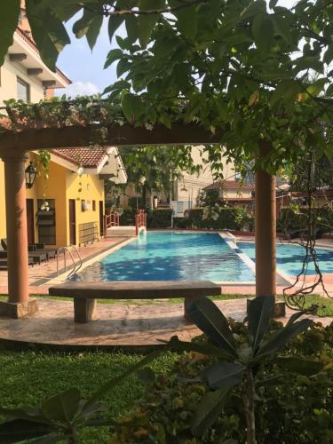 HenriDee’s Pad near Airport