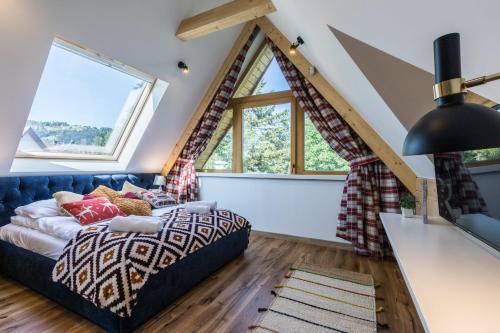 Apartment with Mountain View image 4