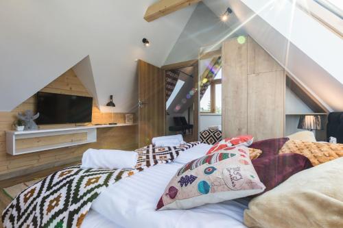 Apartment with Mountain View image 5