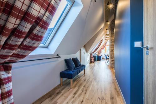 Apartment with Mountain View image 8