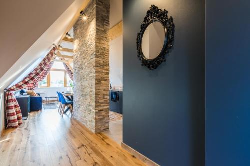 Apartment with Mountain View image 9