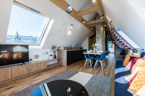 Apartment with Mountain View image 10