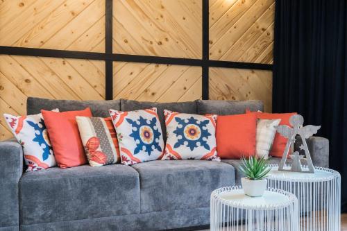 Studio Apartment with Sofa Bed image 5