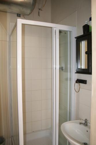 Bathroom, Glen Lilly Self Catering near Cape Town International Airport