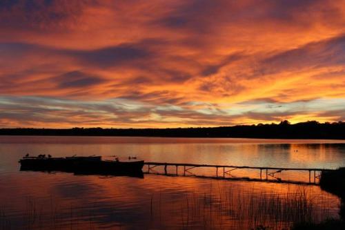 Historic Birch Lodge and Motel Stop at Historic Birch Lodge to discover the wonders of Sault saint Marie (MI). Featuring a satisfying list of amenities, guests will find their stay at the property a comfortable one. To be found at 