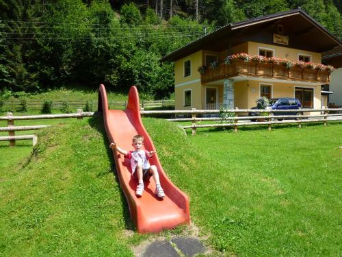 兒童遊樂場, Vronis Landhaus Apartments in 黑塔烏