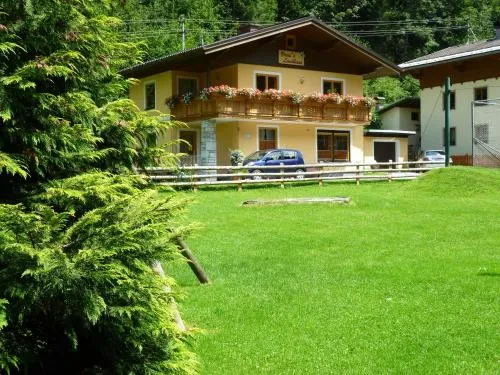 Vronis Landhaus Apartments in Hüttau, Österreich