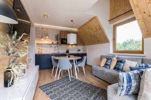 One-Bedroom Apartment with Mountain View image 5